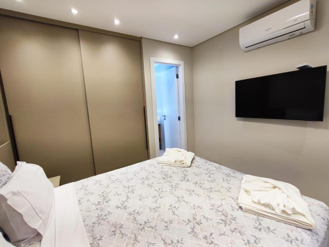 Real 309 - Beachfront On Copacabana With 3 Bedrooms *
